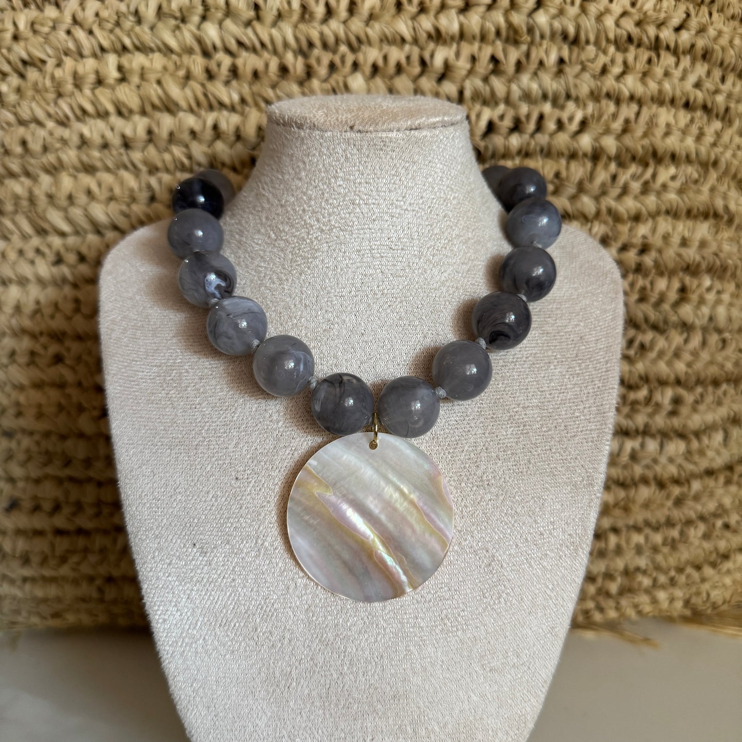 Chunky Circle Necklace Gray