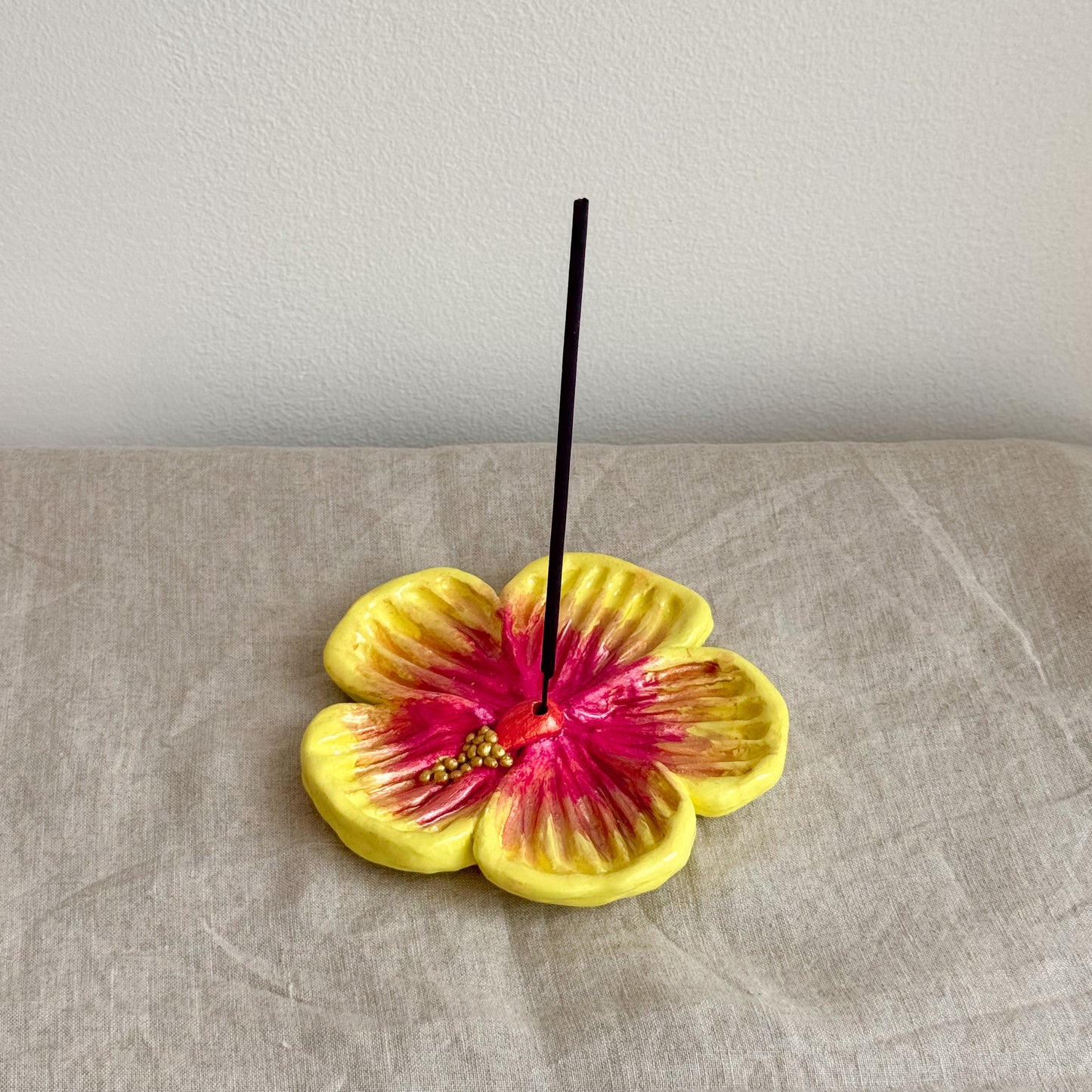 Ihliarts Trinket Dish: Yellow Gumamela