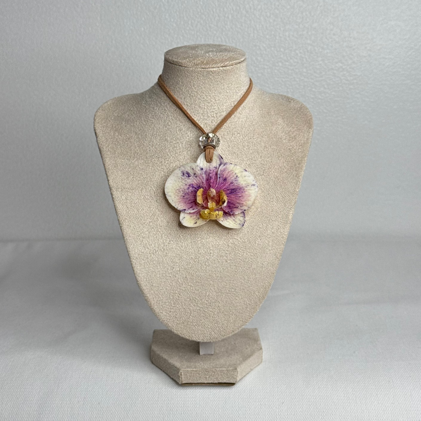 Love Brown Mayumi Necklace 04