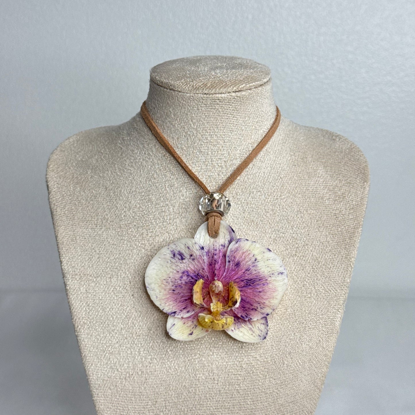Love Brown Mayumi Necklace 04