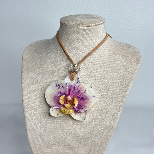 Love Brown Mayumi Necklace 04