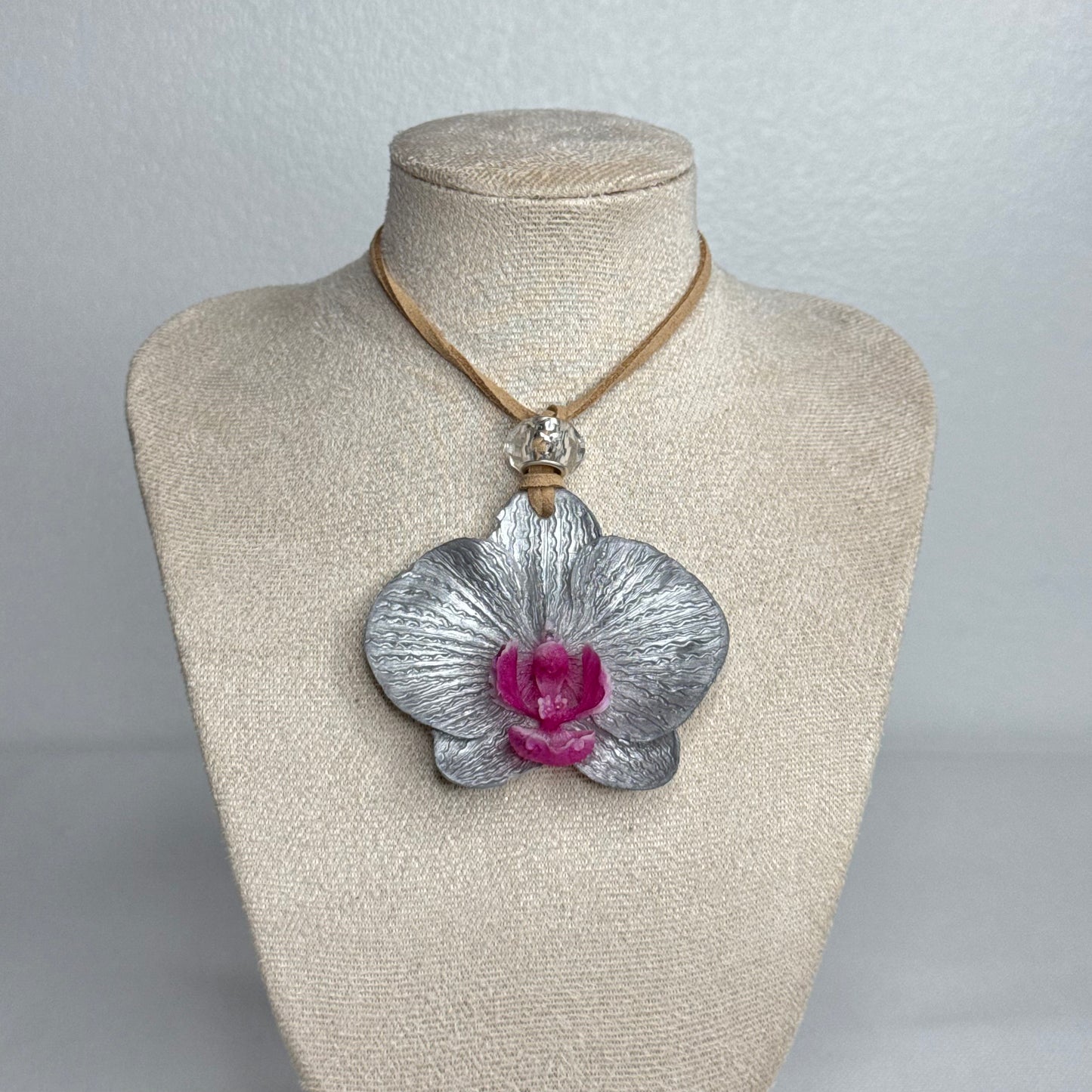 Love Brown Mayumi Necklace 05