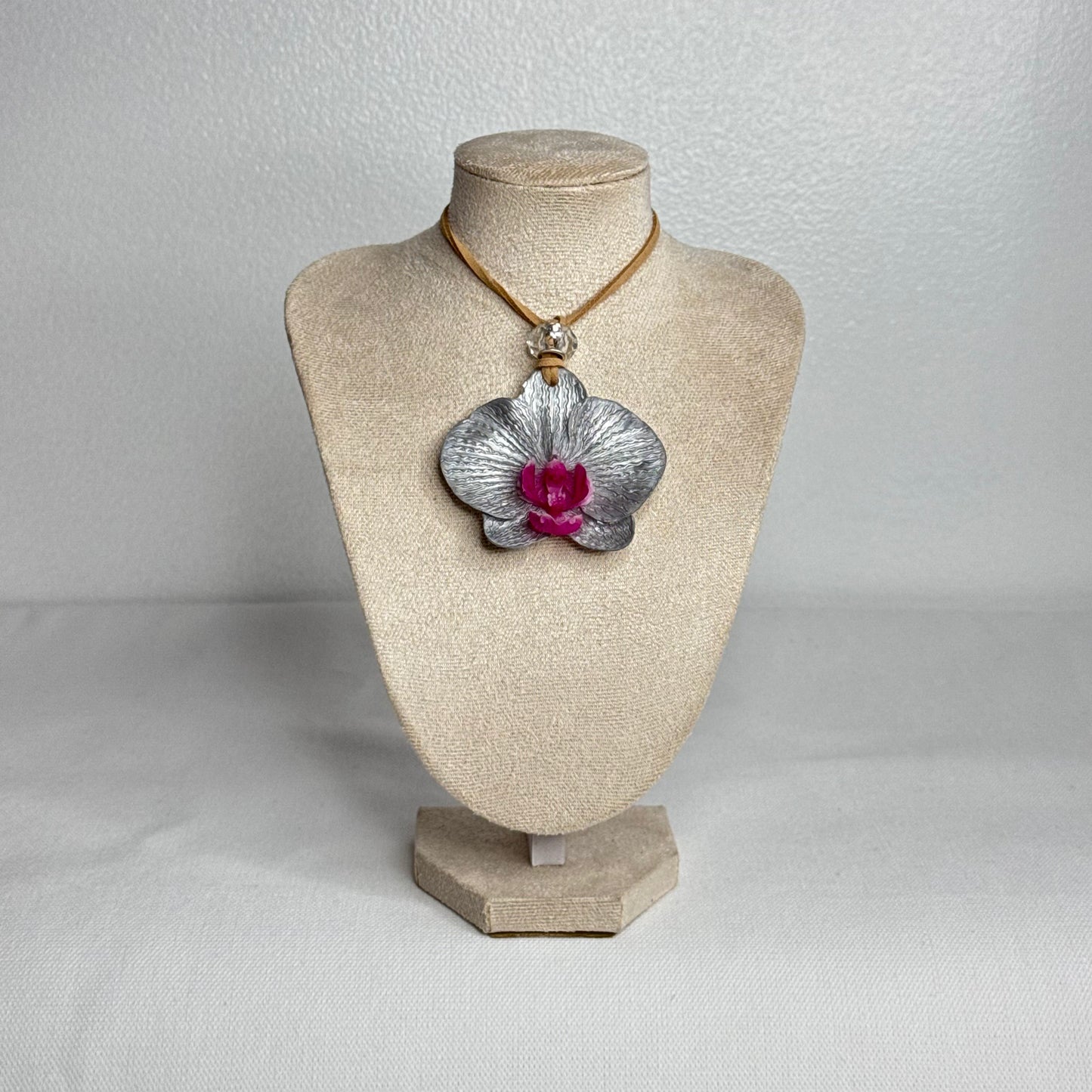 Love Brown Mayumi Necklace 05