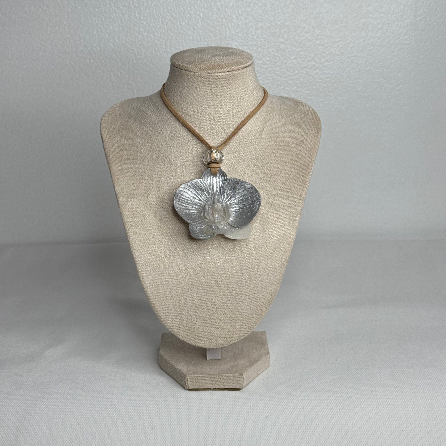 Love Brown Mayumi Necklace 08