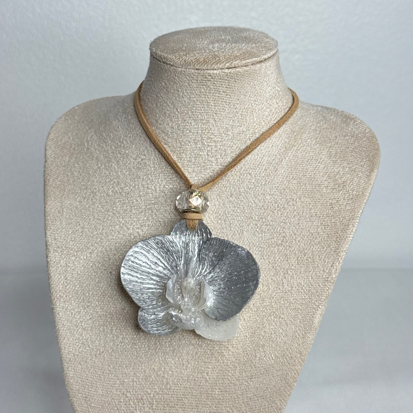 Love Brown Mayumi Necklace 08