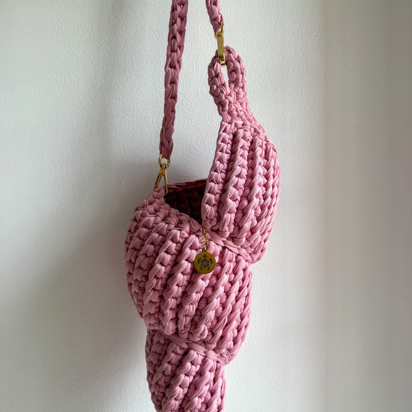 Love Brown x Gaga Gantsilyo: Spiral Shell (pink)