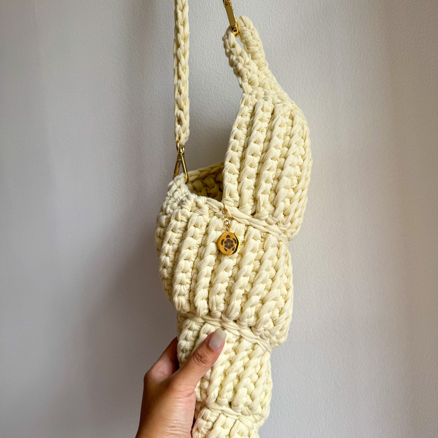 Love Brown x Gaga Gantsilyo: Spiral Shell Bag (cream)