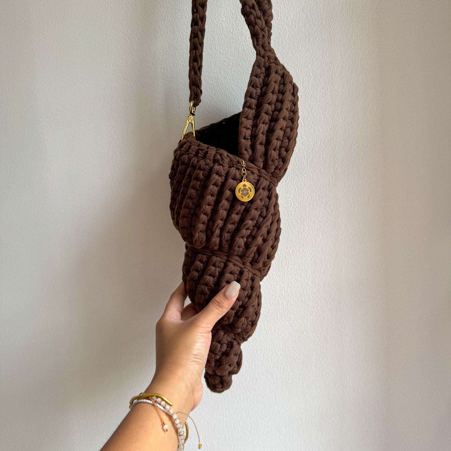 Love Brown x Gaga Gantsilyo: Spiral Shell Bag (brown)