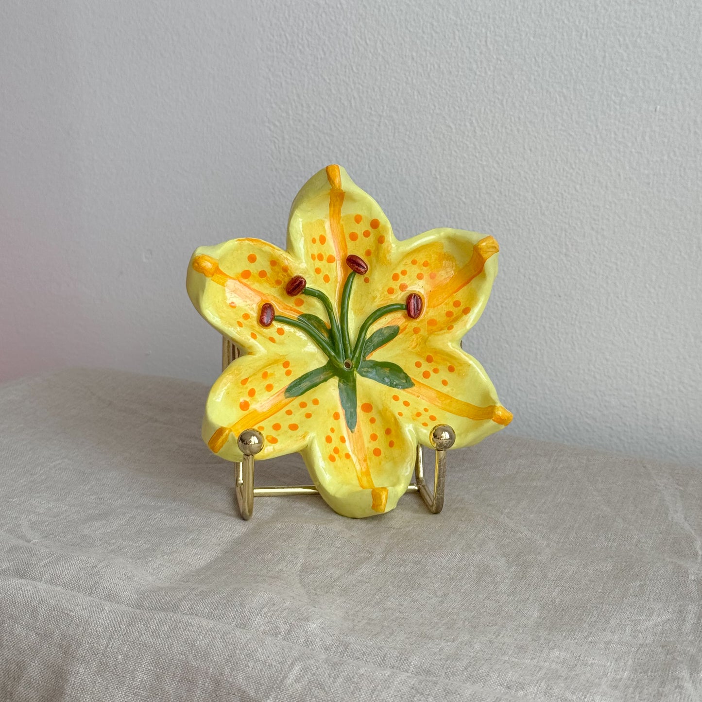 Ihliarts Trinket Dish: Yellow Lily
