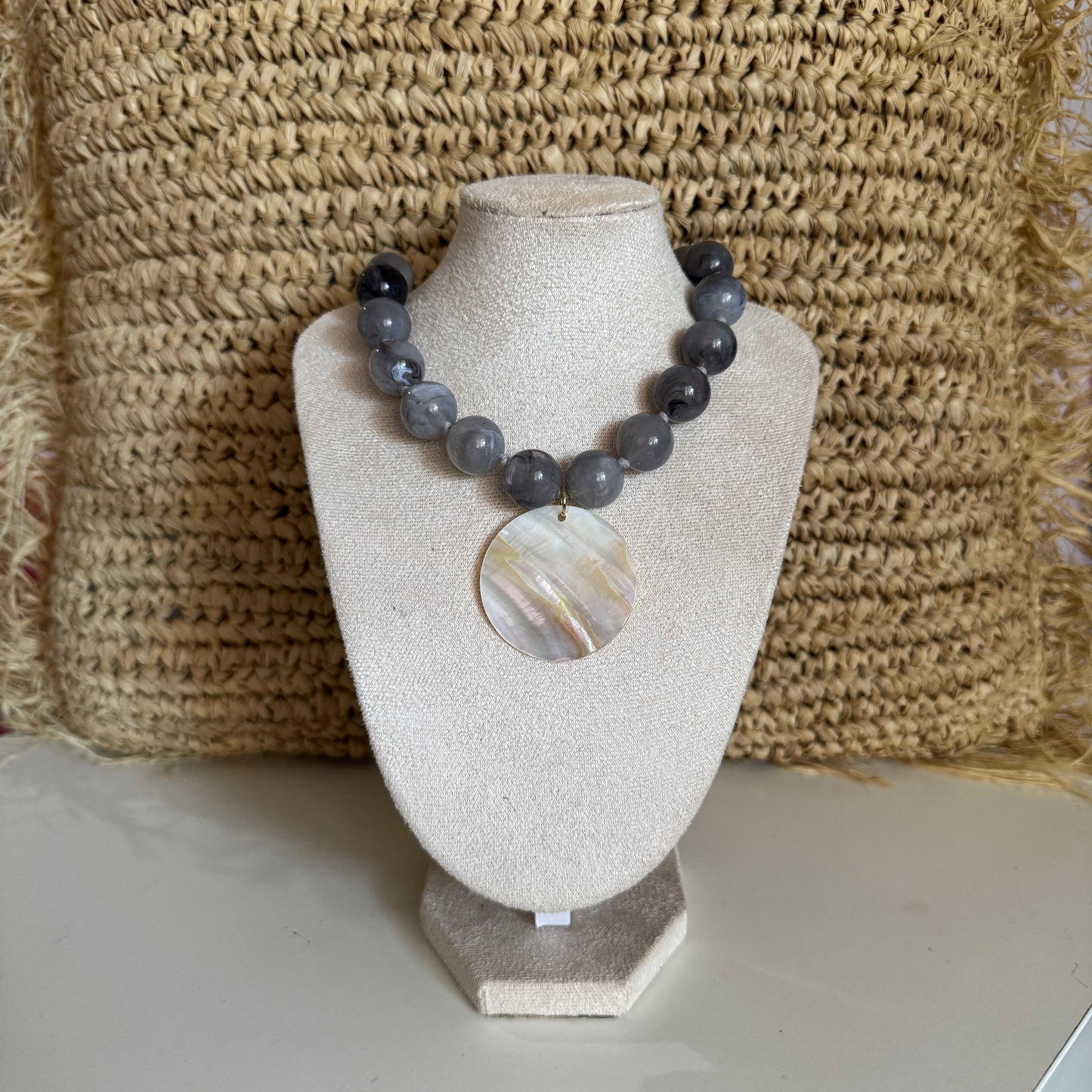 Chunky Circle Necklace Gray