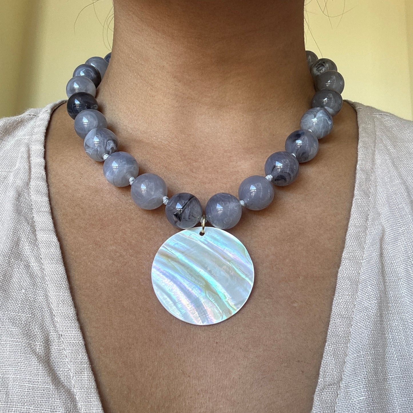 Chunky Circle Necklace Gray