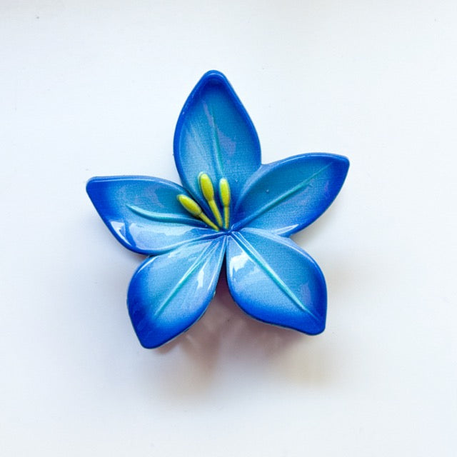 Love Brown Lily Flower Hair Clamp